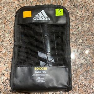 Adidas soccer child’s shin guard size S
